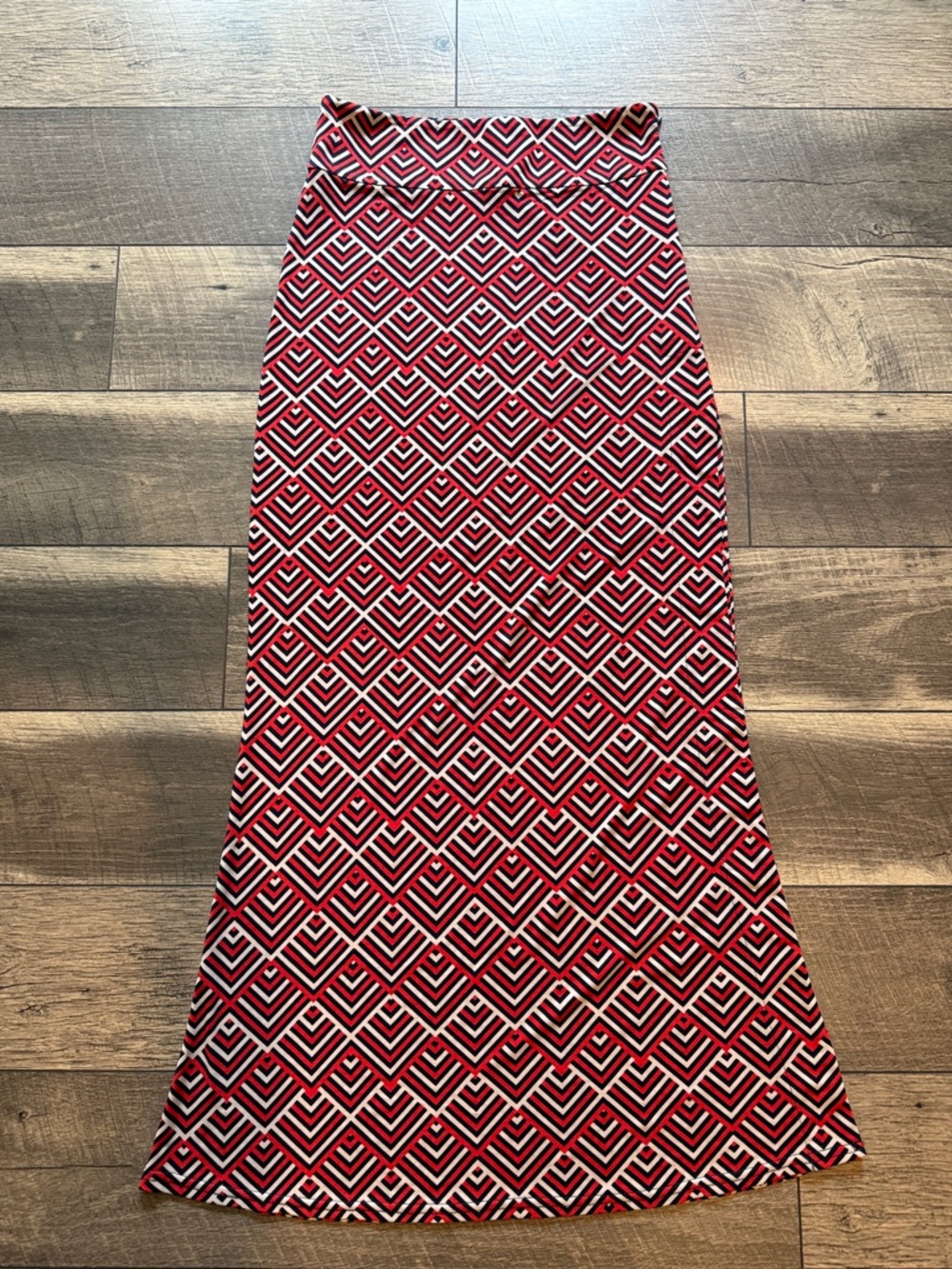 BCBGMaxazria Geometric Print Maxi Skirt — Red Pattern
